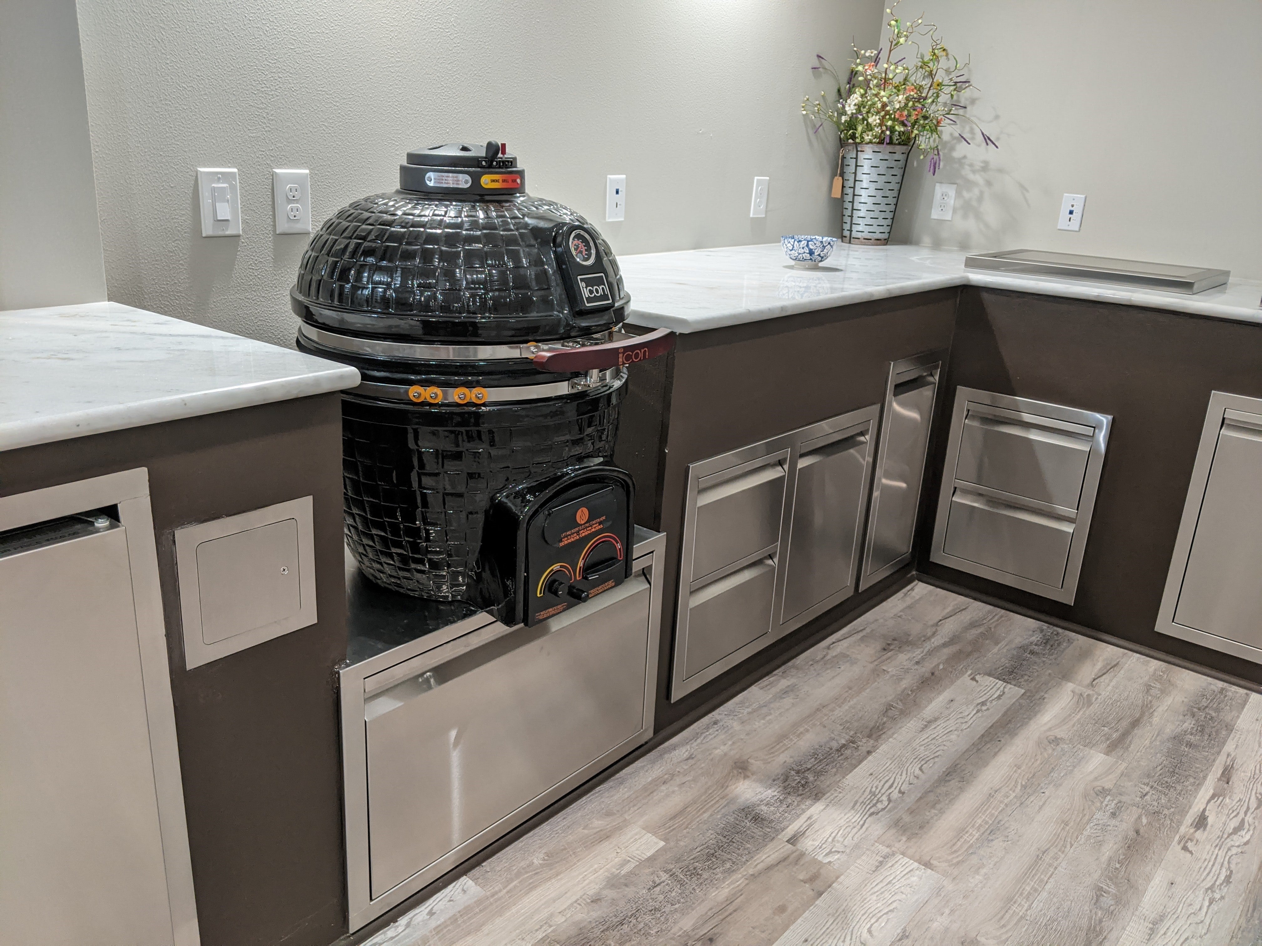 Image of How to Incorporate a Kamado in an Outdoor Kitchen