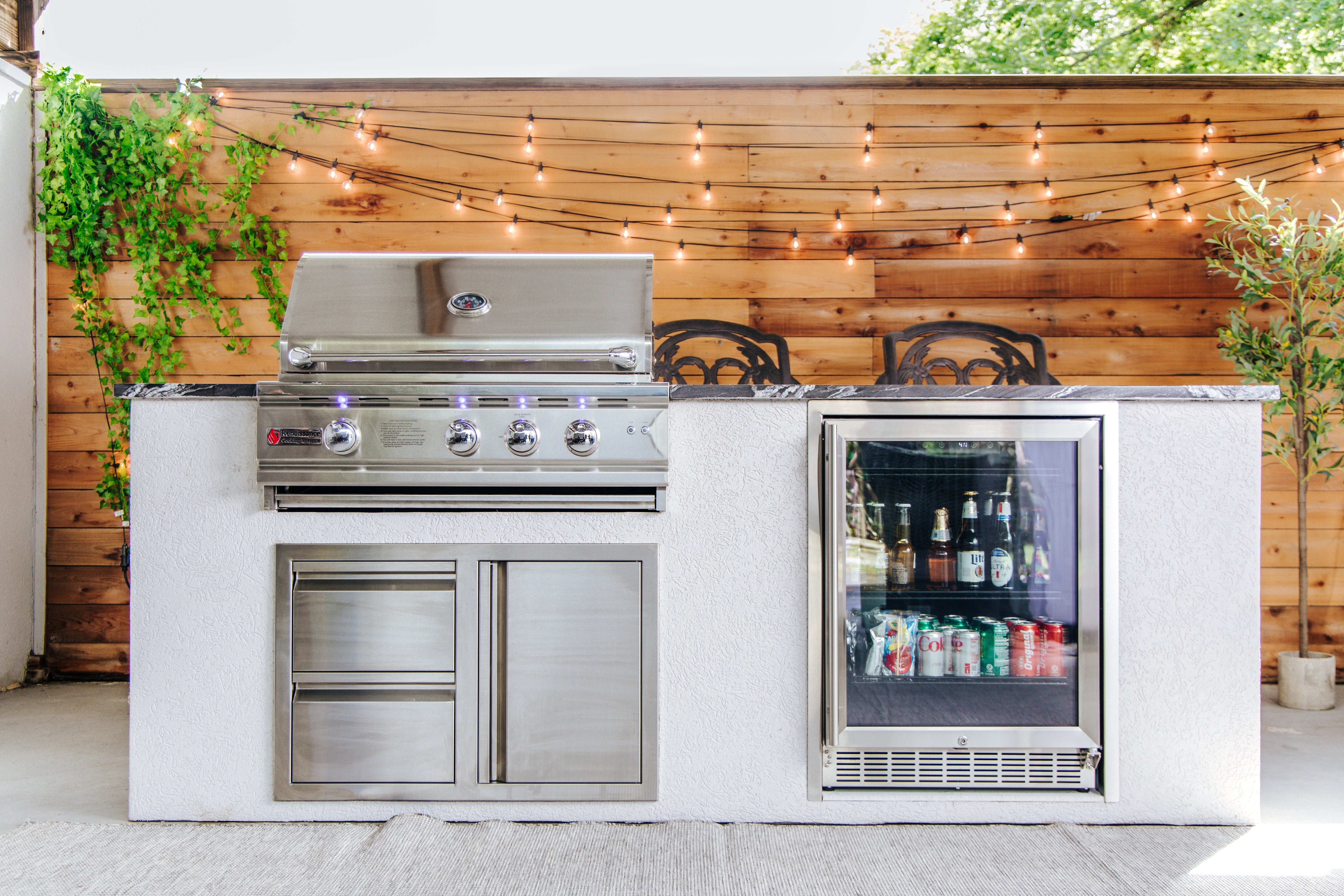 Freestanding Grills vs Built-In: Which Is Right for Your Outdoor Cooking Style?