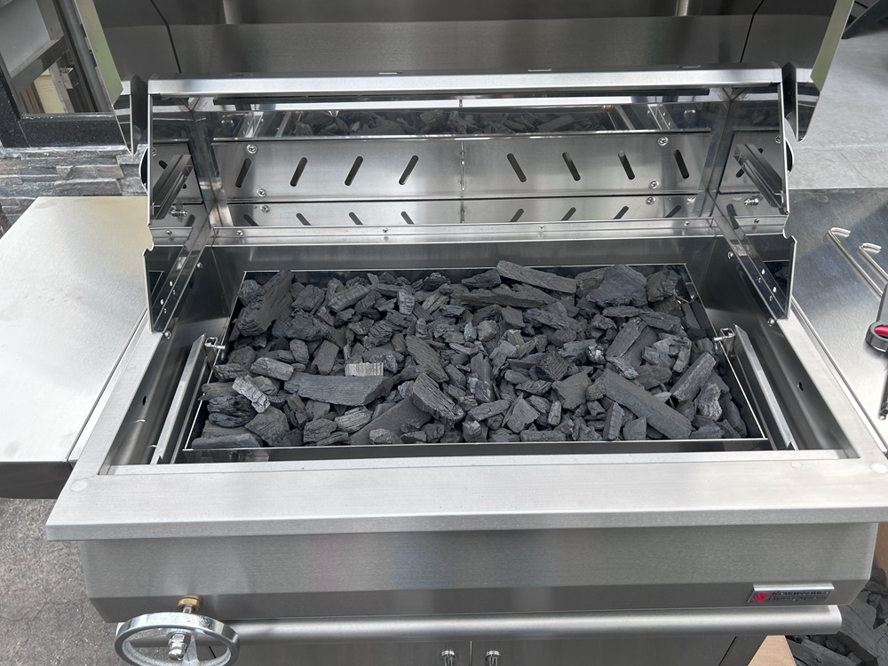 Image of RJCC32A grill with charcoal